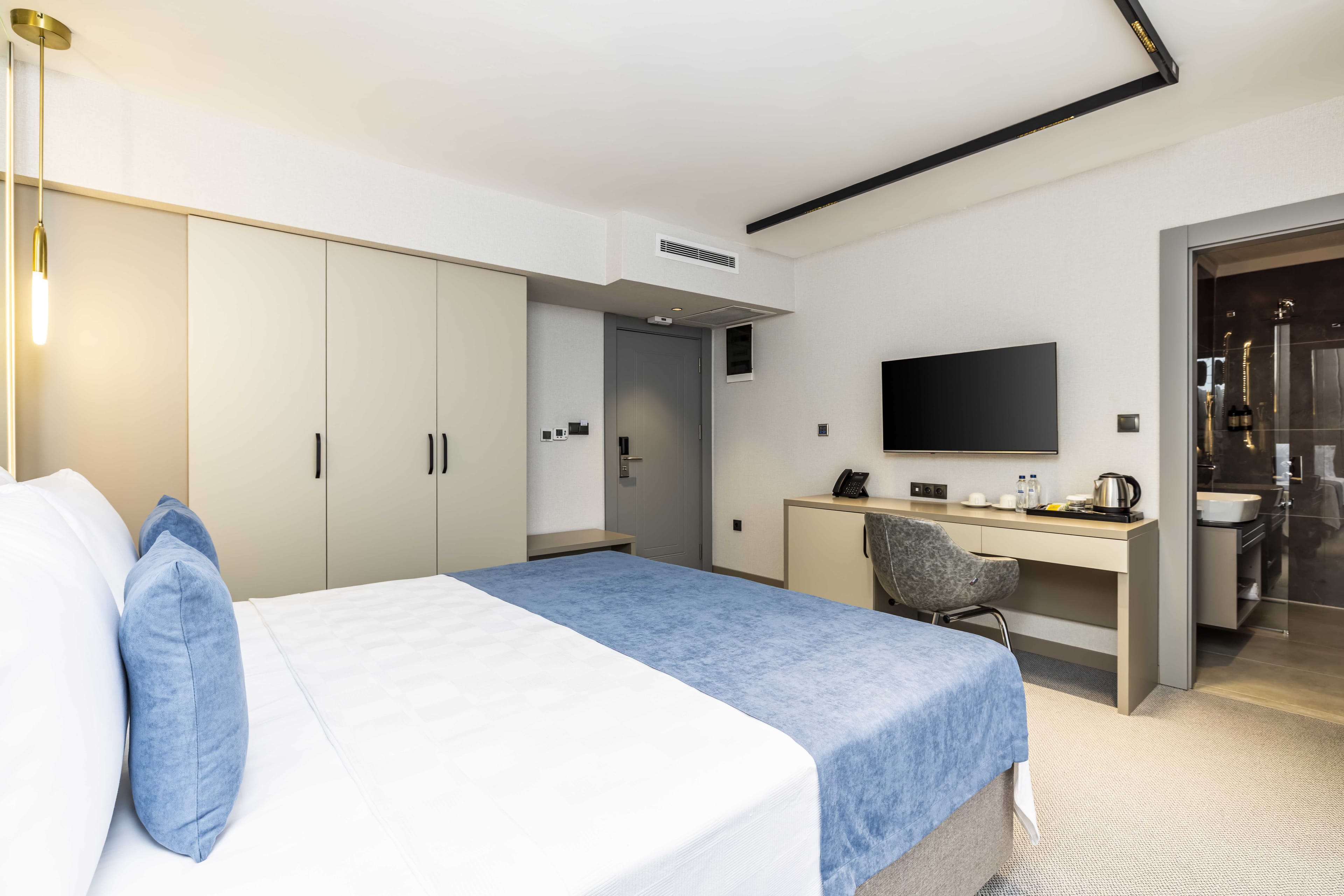 Room image 1